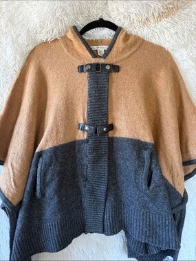 Max Studio Wool Poncho/Cape Camel/Gray Size m